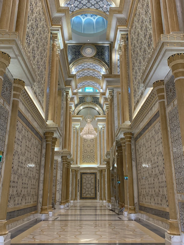 Билет с открытой датой в королевский дворец Каср Аль Ватан в Абу-Даби