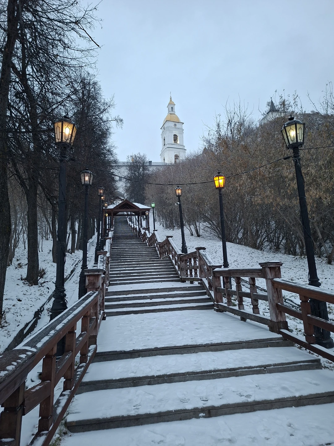 Наталья провела для нас чудесную прогулку по верхнему и нижнему Тобольску. Очень опытный гид с глубокими