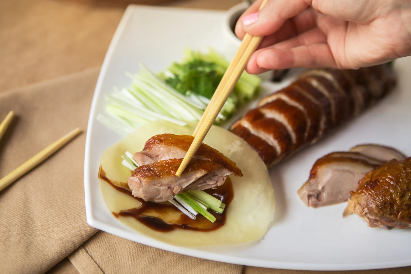 Секреты китайского застолья: культура байцзю и утка по-пекински