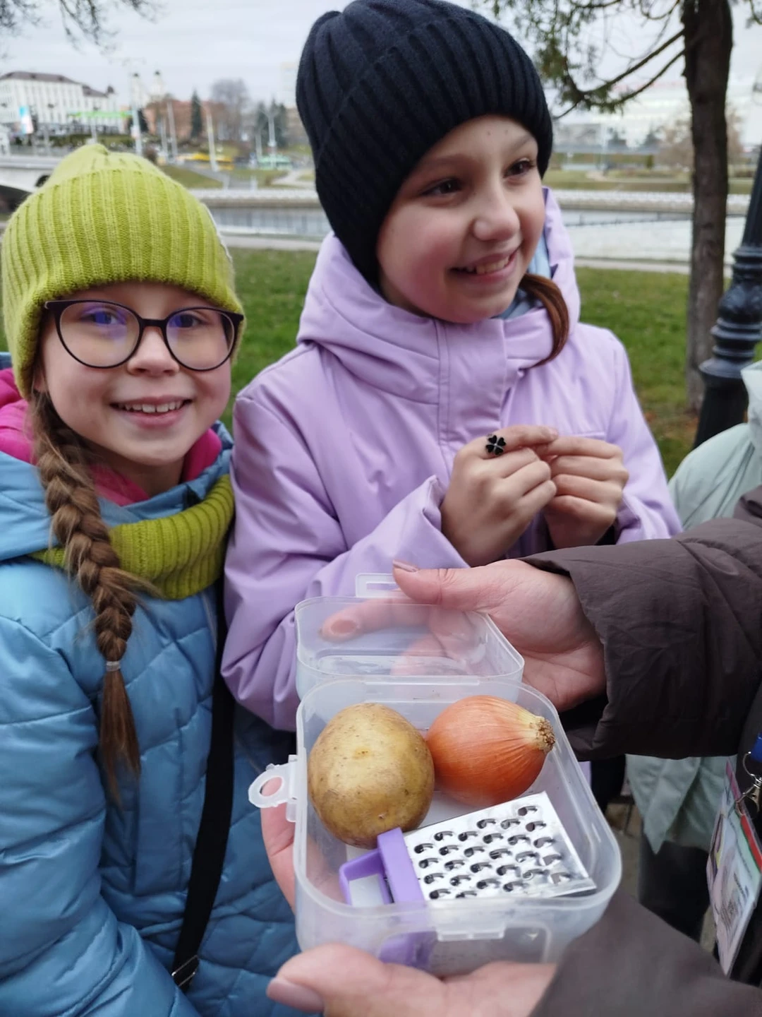 С нами была чудесный экскурсовод Нина. С тем учетом, что в группе было три ребенка 10-лет