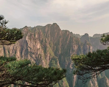 Рассвет в горах, спуск