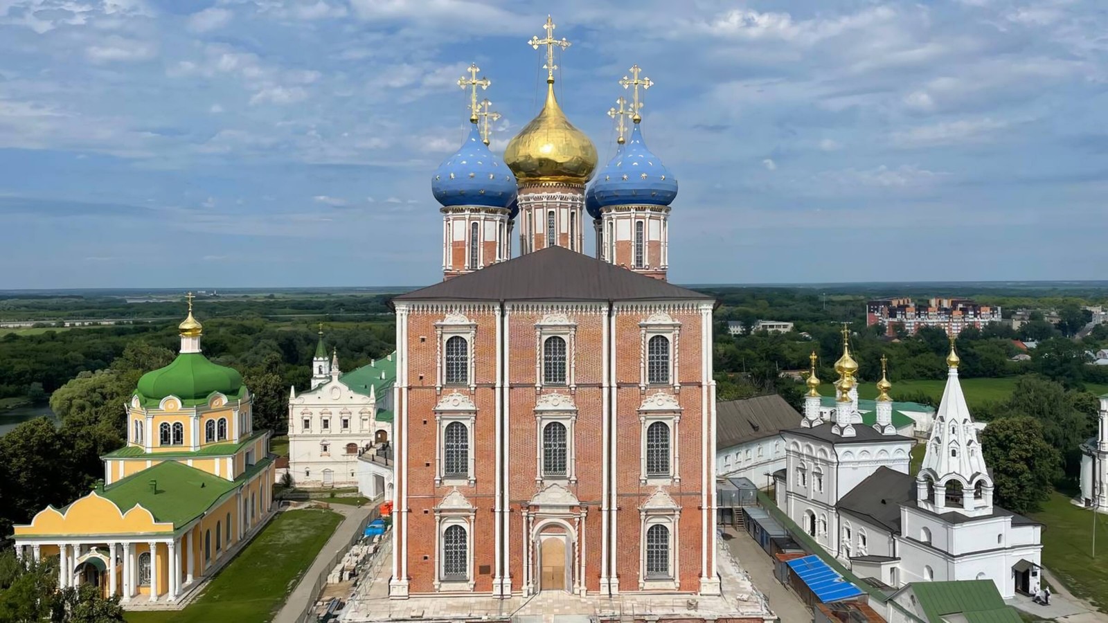 Рязань косопузая: прогулка по историческому центру