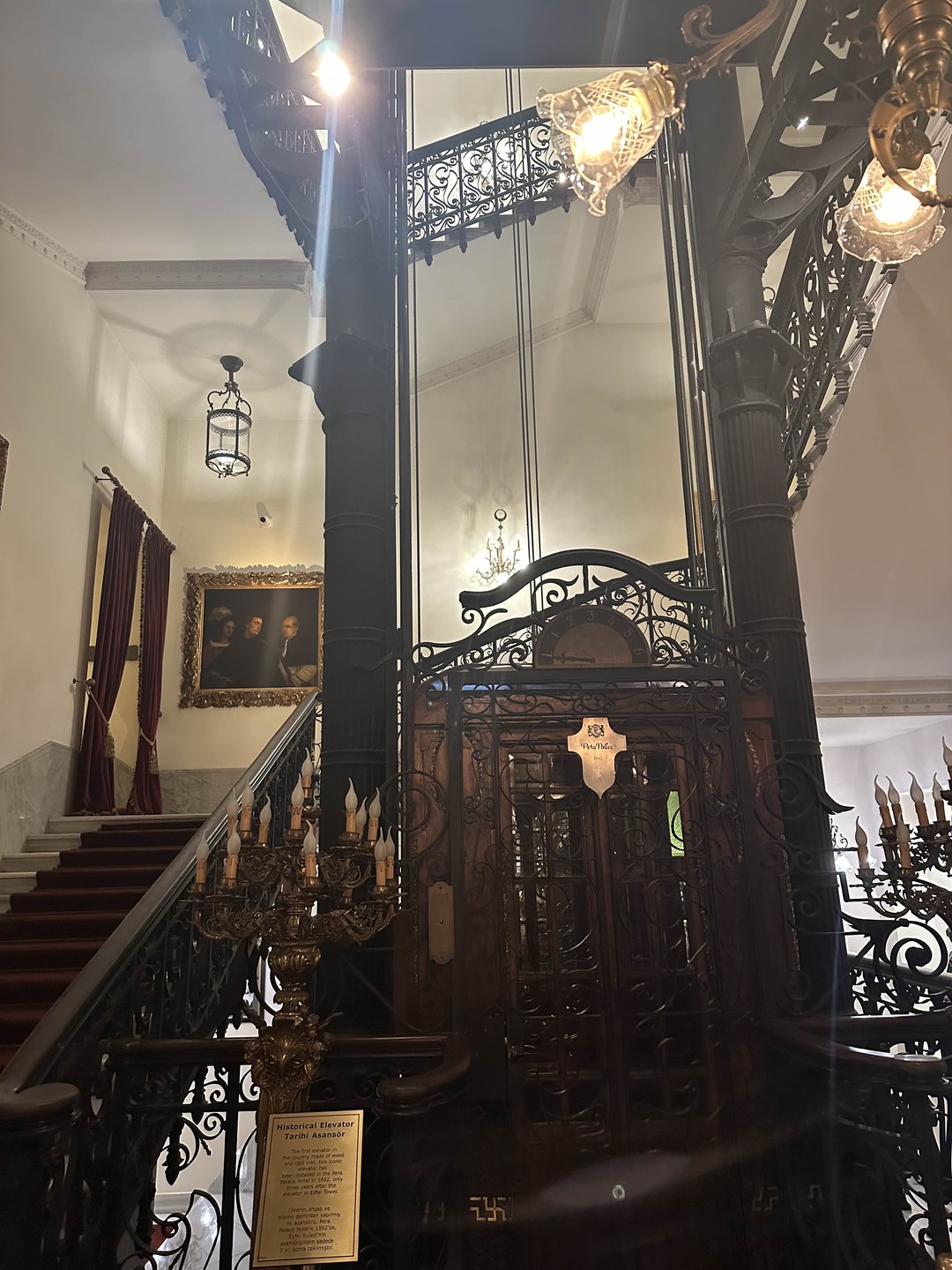 В Стамбуле и на Истикляль бывала много раз, но никогда не заглядывала на удаленные улочки и в пассаж