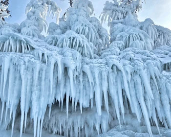 Сакральные мысы Ольхона, уха на льду и катание на коньках по Байкалу