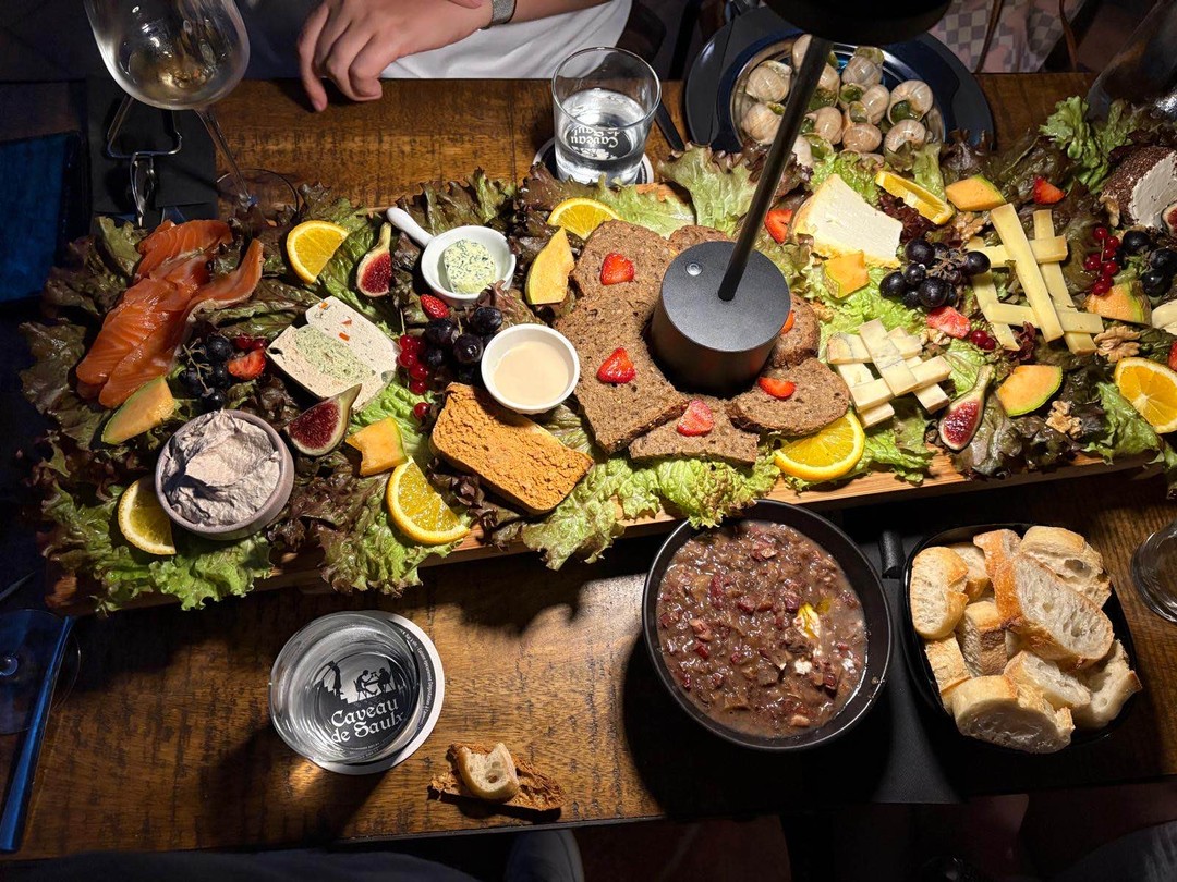 Незабываемая экскурсия, шикарный вечер со слепой дегустацией винтажных вин! Спасибо большое за отличную организацию и креативную