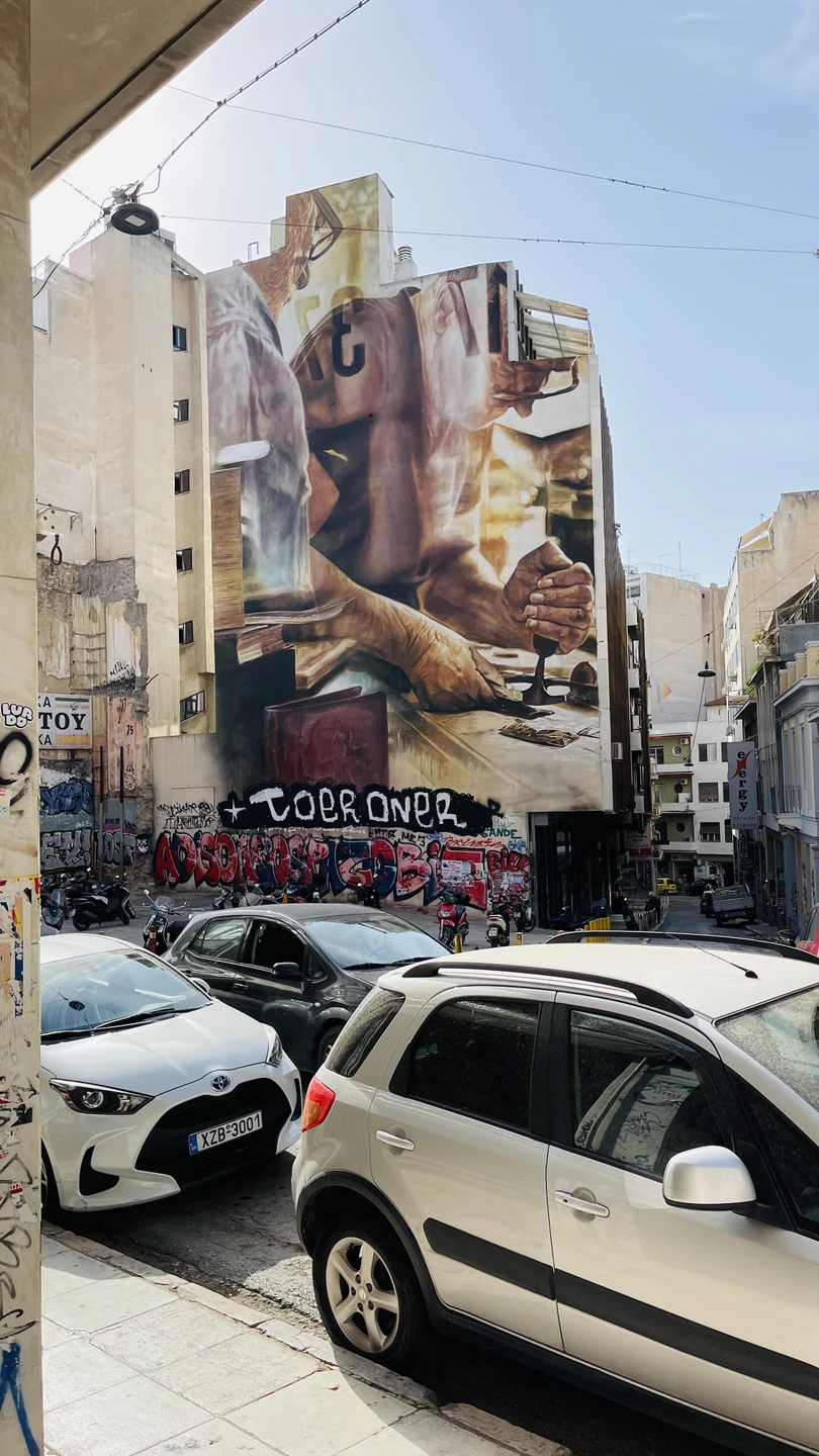 Экскурсия Ольги стала одним из самых ярких впечатлений от Афин. Нетривиальная тема, прогулка по нетуристическому пестрому