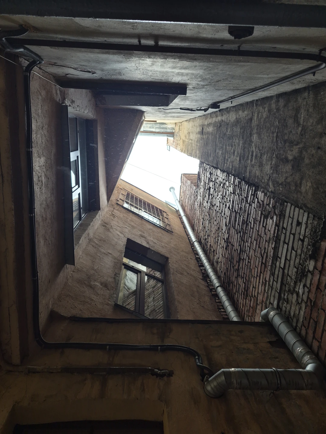 Анастасия провела для нас потрясающую экскурсию в разгар холодов. Несмотря на погоду, мы многое увидели. Рассказ