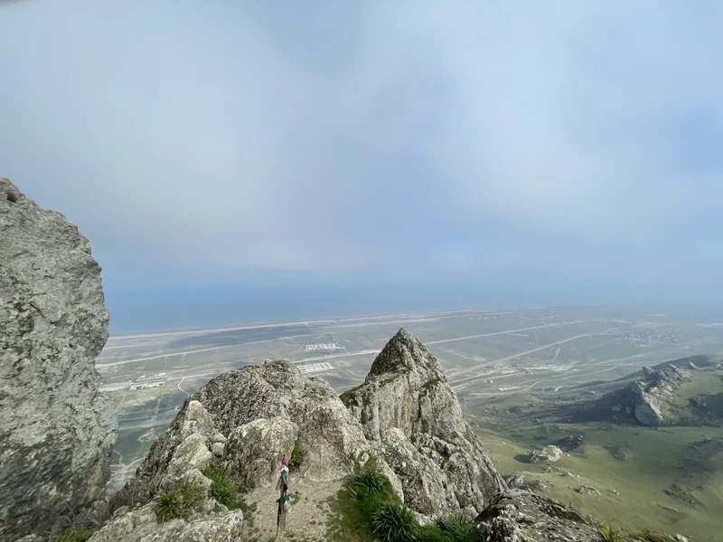 Отлично провели день в компании с гидом Наваи👍Пока ехали между локациями, рассказывал про Баку, про его