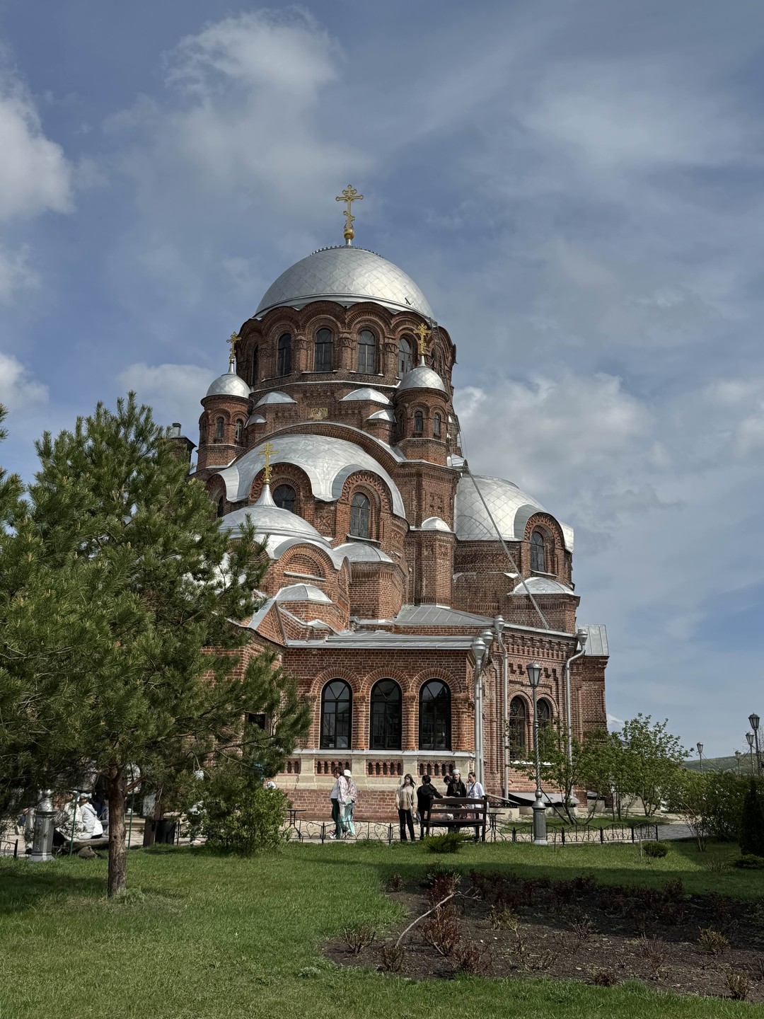 Прекрасная экскурсия и экскурсовод Эльвира. Свияжск - место, куда хочется вернуться. Невероятно красивая природа, интересные достопримечательности…