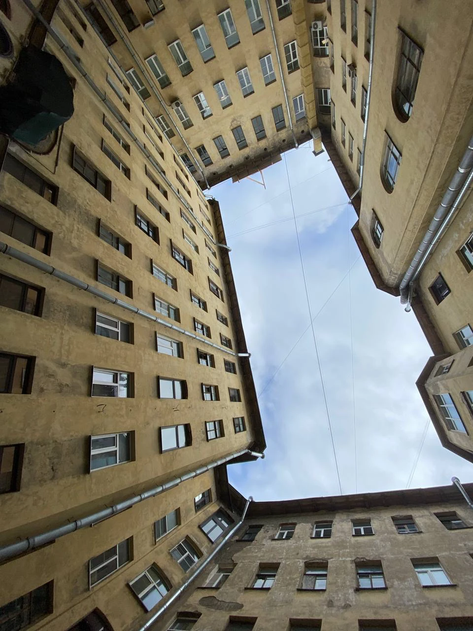 Спасибо Денису за экскурсию, уже была на таких же экскурсиях по другим районам, но таких красивых