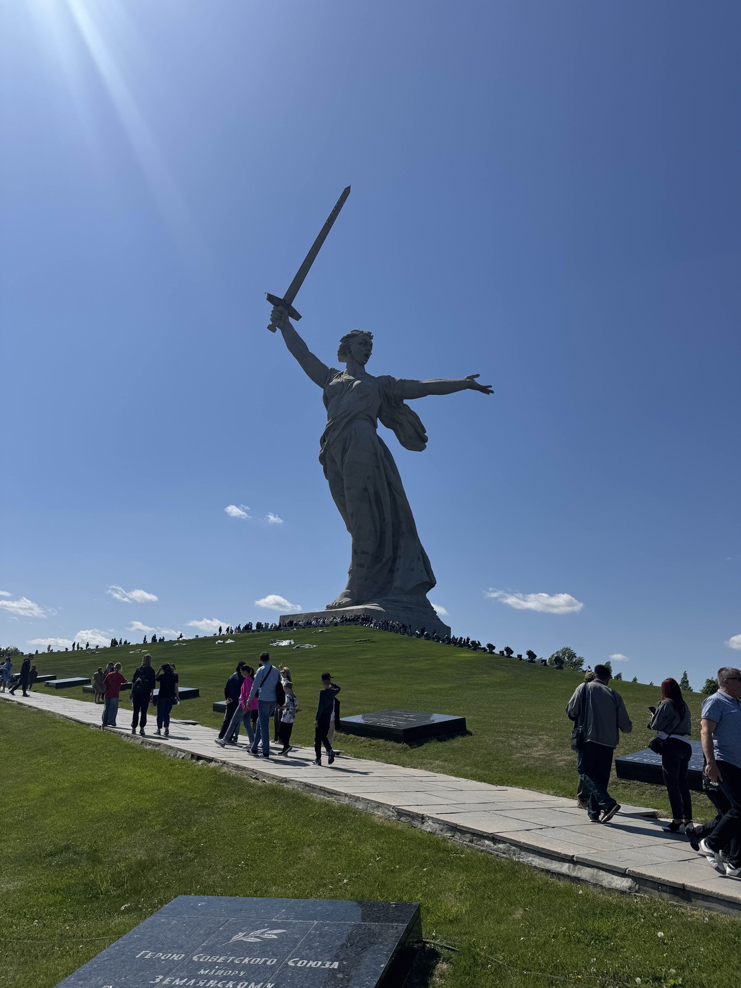 Волгоградский элеватор, Мамаев курган и остров Людникова (Светлана)