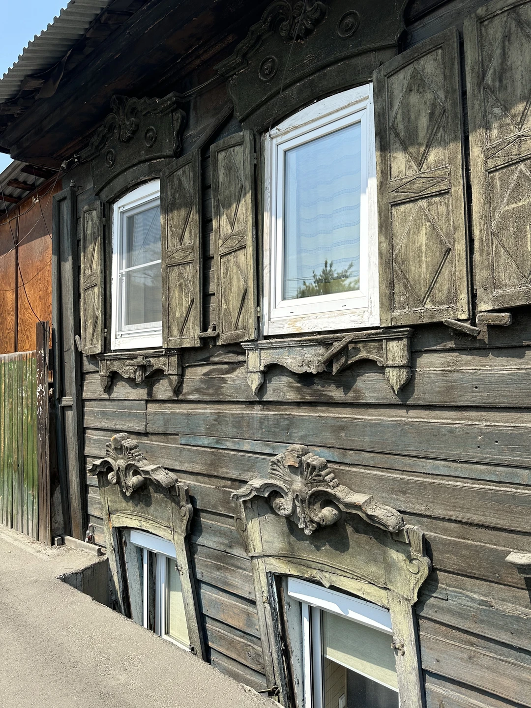 Экскурсия очень понравилась, Роман - замечательный рассказчик. Узнали историю города и его выдающихся жителей, много интересных деталей