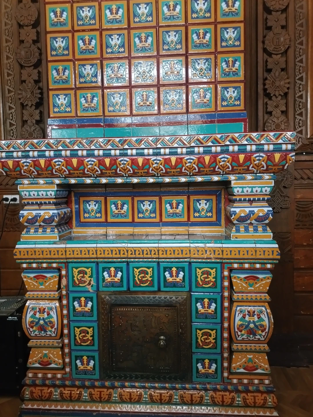 Дворец просто великолепен, наш экскурсовод Ксения настолько грамотно и увлекательно построила свой рассказ, что время пролетело