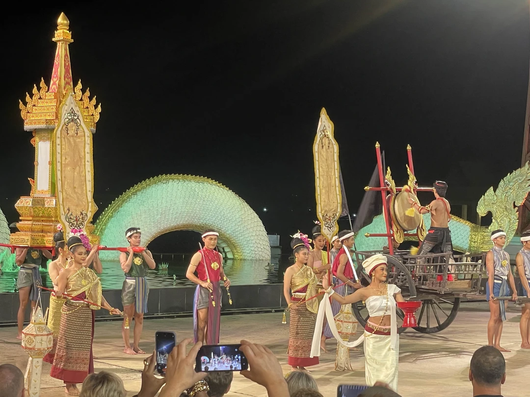 У Павла очен четкая организация процесса, всегда на связи. Отвечает на все вопросы, очень дружелюбен к