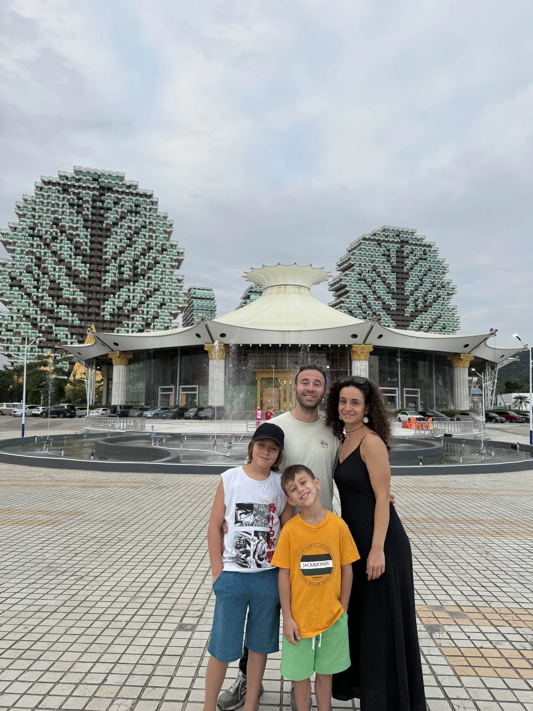 Экскурсия прошла отлично, Андрей очень приятный и адаптивный гид. Полностью удовлетворил наши запросы по маршруту и по информационному наполнению