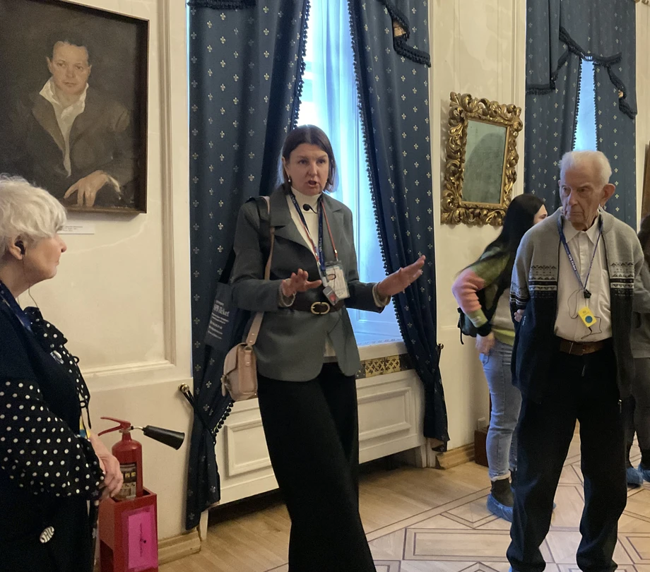 Большое спасибо Яне за прекрасно организованную экскурсию. Мы все петербуржцы, но узнали много интересного