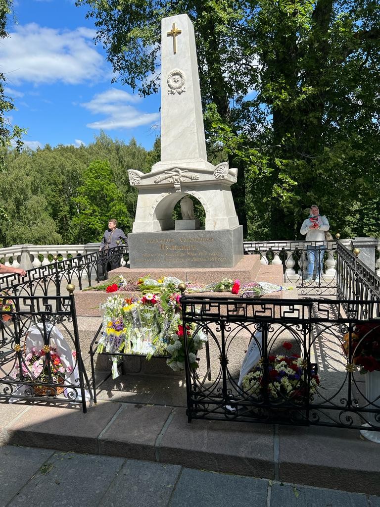 «Приветствую тебя, пустынный уголок!» - поездка в Пушкинские Горы (на вашем авто) (Марина)