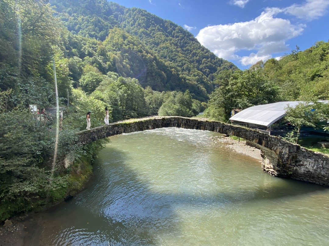 Очень хорошая и веселая экскурсия, много локаций, прекрасный обед, танцоры, ведущий, сюрприз классный (не буду рассказывать