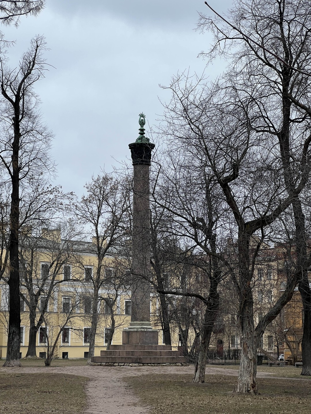 Экскурсия, которая трогает до глубины души. Со слезами на глазах… Александр приятный и очень интересный собеседник