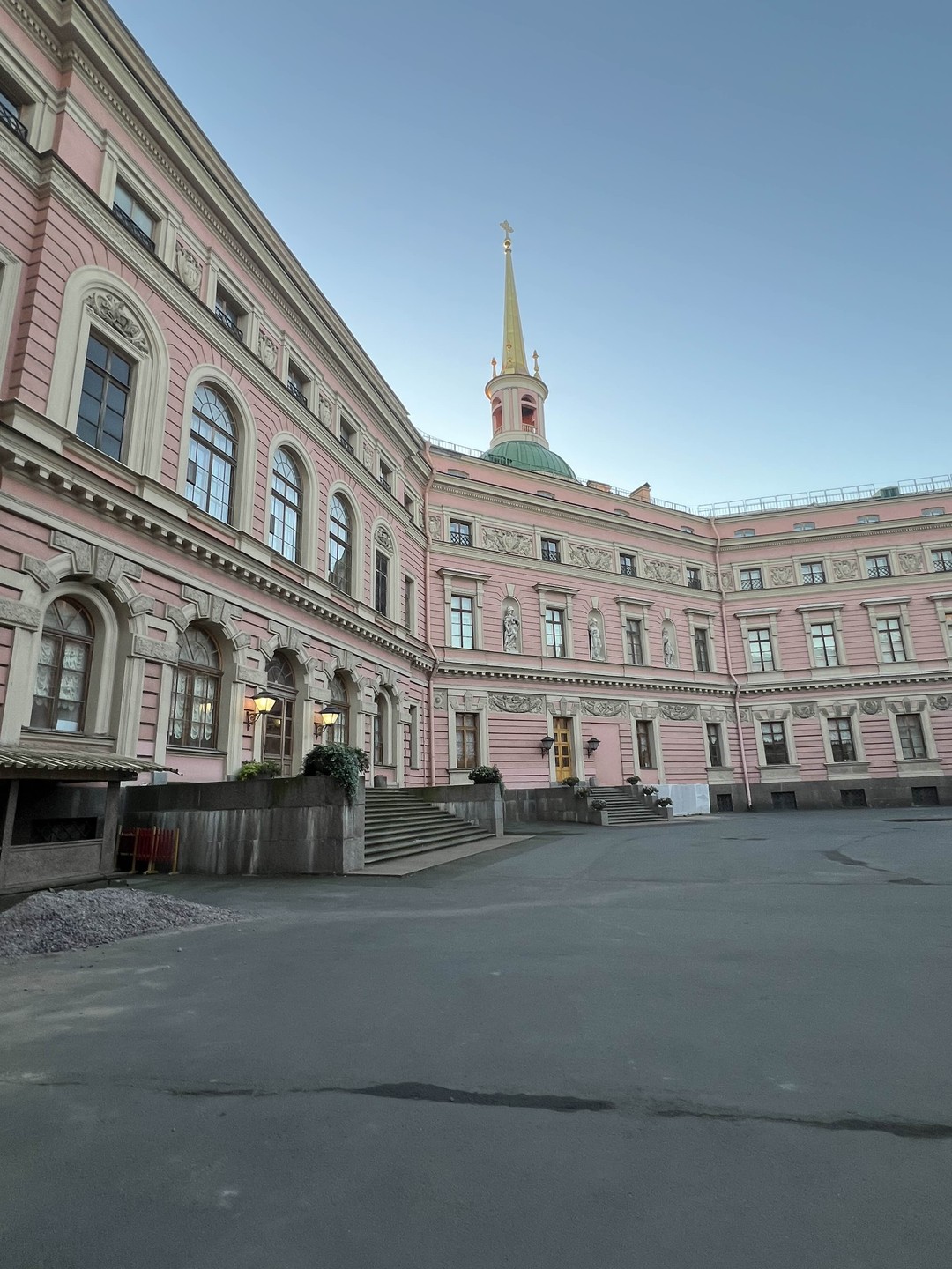 Нам все очень понравилось, гид суперски провел экскурсию, было очень интересно. Рекомендую!:)