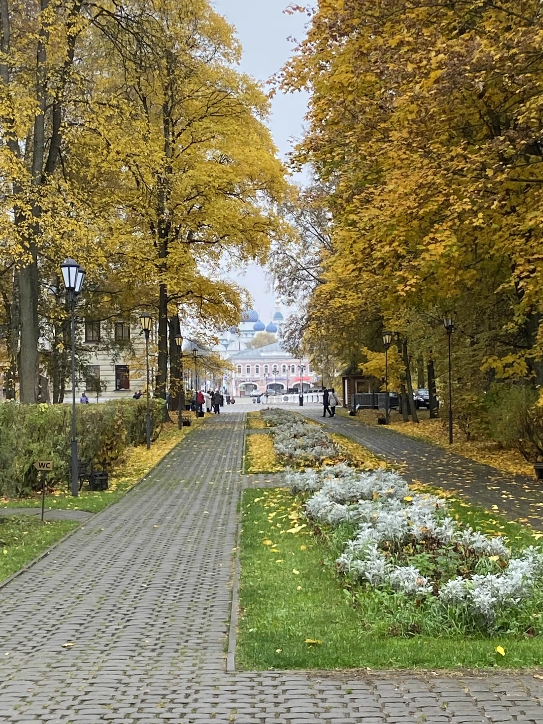 Хоть и произошла накладка с предоставлением гида на забронированное время, Нас присоединили к другой индивидуальной экскурсии!