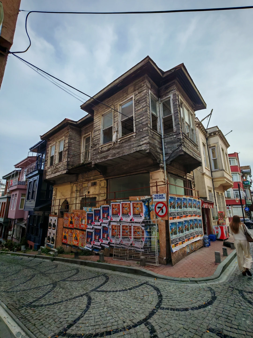 Отличная экскурсия. Огромное благодарность гиду. Ясмин очень хорошо преподносит материал. При общении располагает к себе. При