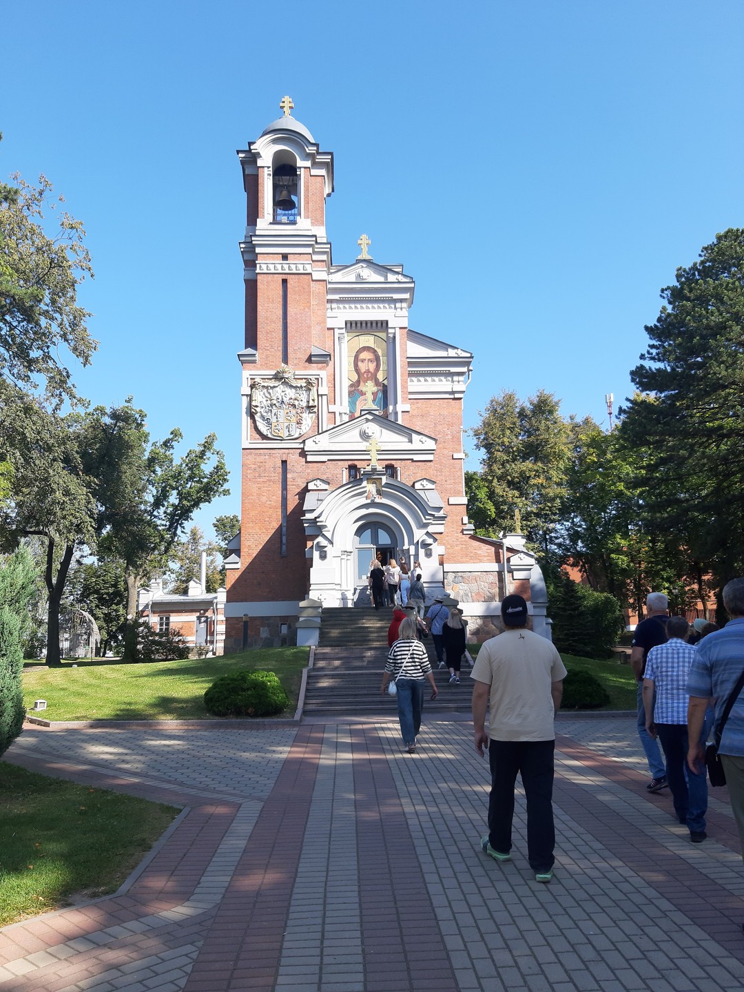 Прекрасная, познавательная экскурсия, замечательный гид, было интересно, особенно замок в посёлке Мир, сохранён дух старины, хороший
