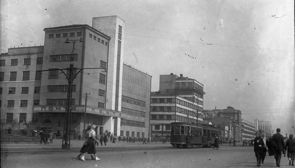Фото 2 - Экскурсия: "Екатеринбург как заповедник конструктивизма"