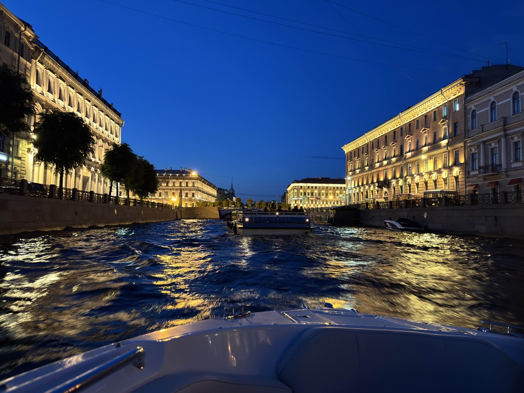 Ночная прогулка на катере к разводным мостам (Анастасия)