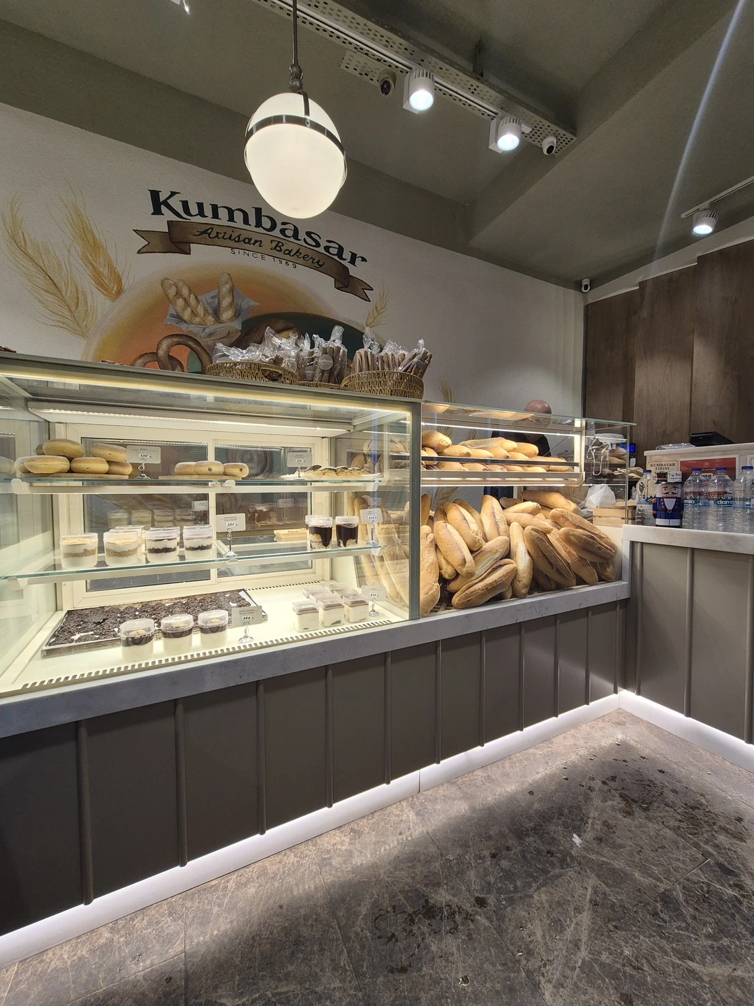 Жанна уже много лет живет и работает в Стамбуле и очень хорошо знает "тайные" места. Благодаря