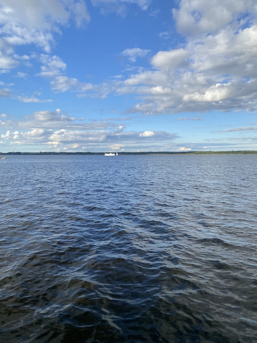 На яхте по Рыбинскому водохранилищу (Анна)