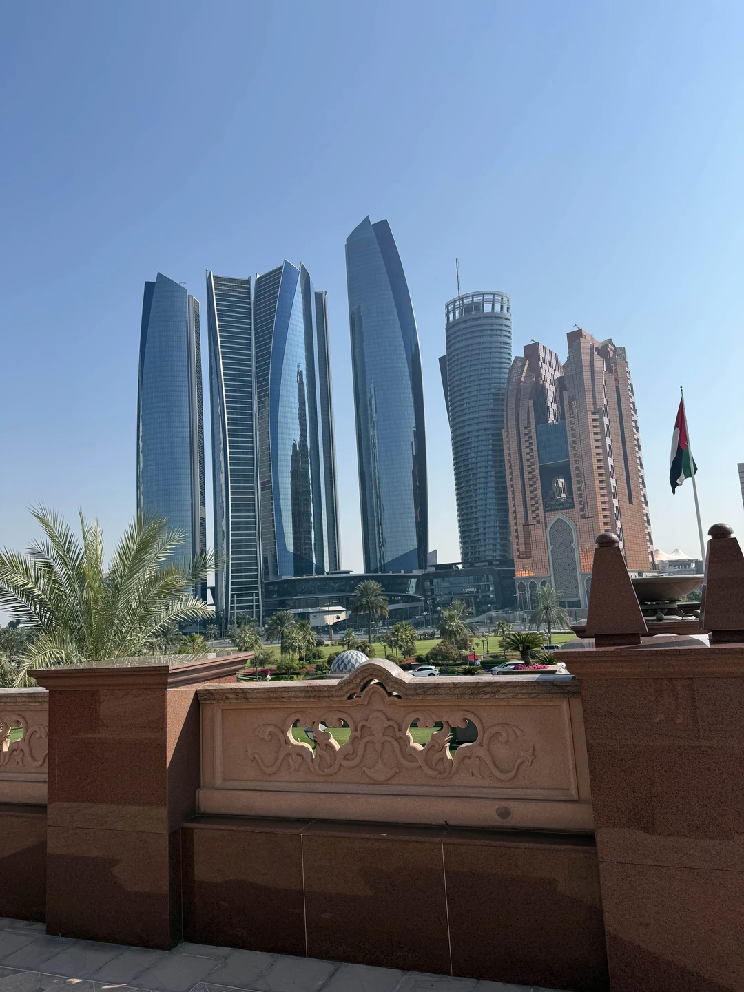 Огромное спасибо за интересную экскурсию по Абу-Даби. От всей души рекомендуем Бориса в качестве гида и желаем успеха всей команде Пулата