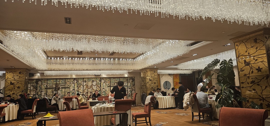 Посетили экскурсию 21.11.25. Гид Света. Все очень понравилось, интересно рассказывала, освещала все интересующие нас нюансы жизни