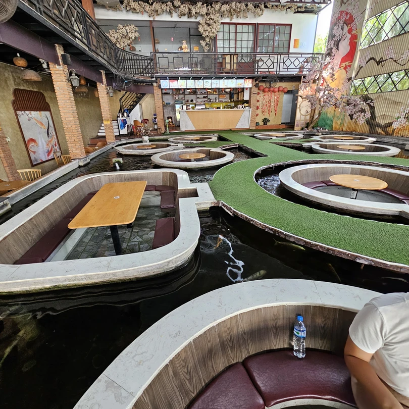 Огромное спасибо Юлии за экскурсию: хороший рассказчик, очень открытый и приветливый человек, еще и крутые фотки