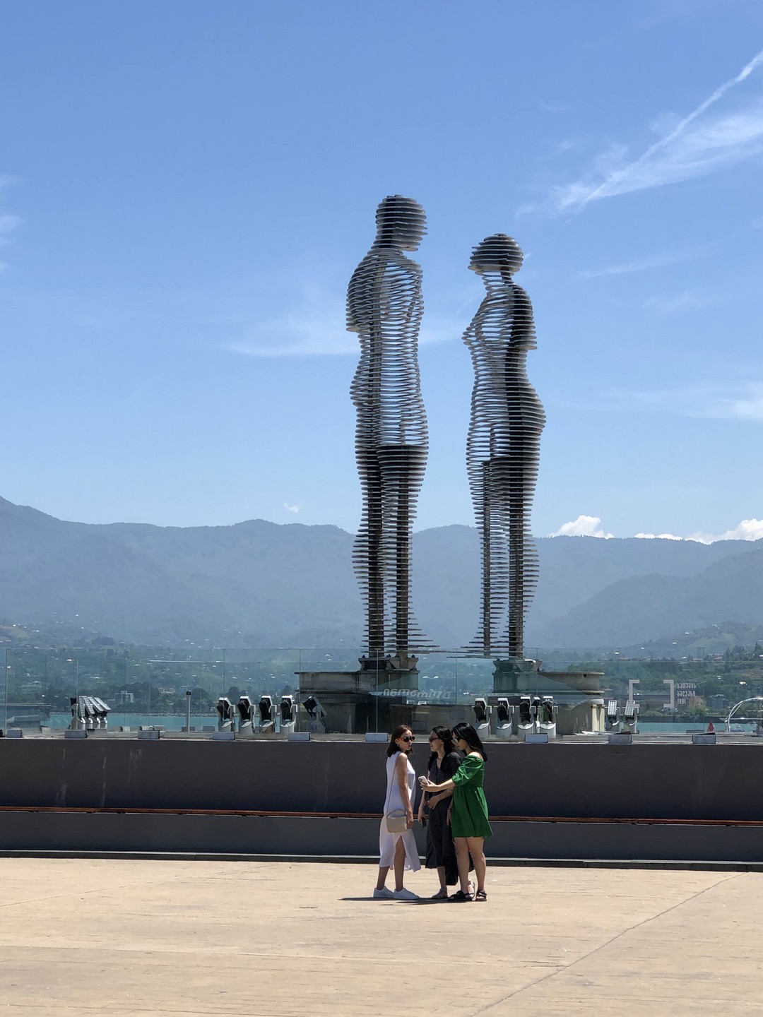 Очень понравилась экскурсия, рекомендую как первое знакомство с Батуми. На все вопросы, которые у меня возникли