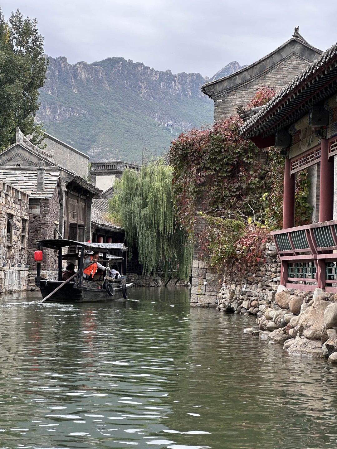 Очень понравилась экскурсия (несмотря на длительную дорогу, суммарно время в пути 5,5 ч)