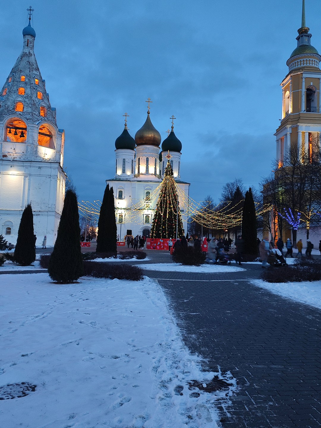 Экскурсия прошла на одном дыхании, интересно и познавательно. Узнали много интересных исторических фактов, а также увидели