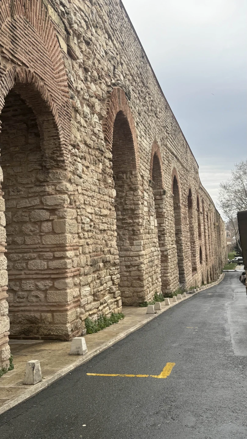 Большое спасибо за незабываемую экскурсию «Затерянный Константинополь: прогулка по улицам Второго Рима». Это было одно из