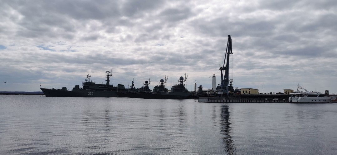 Кронштадт в мини-группе на комфортабельном автомобиле (Елена)