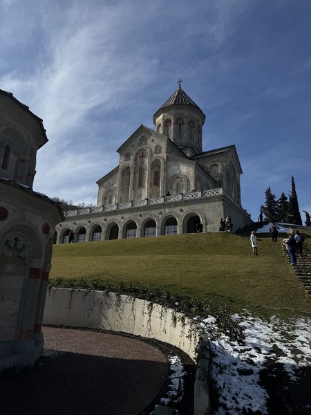 очень понравилась экскурсия!! отдельное спасибо гиду Эмилии. такое чувство, что она знает ответы вообще на все
