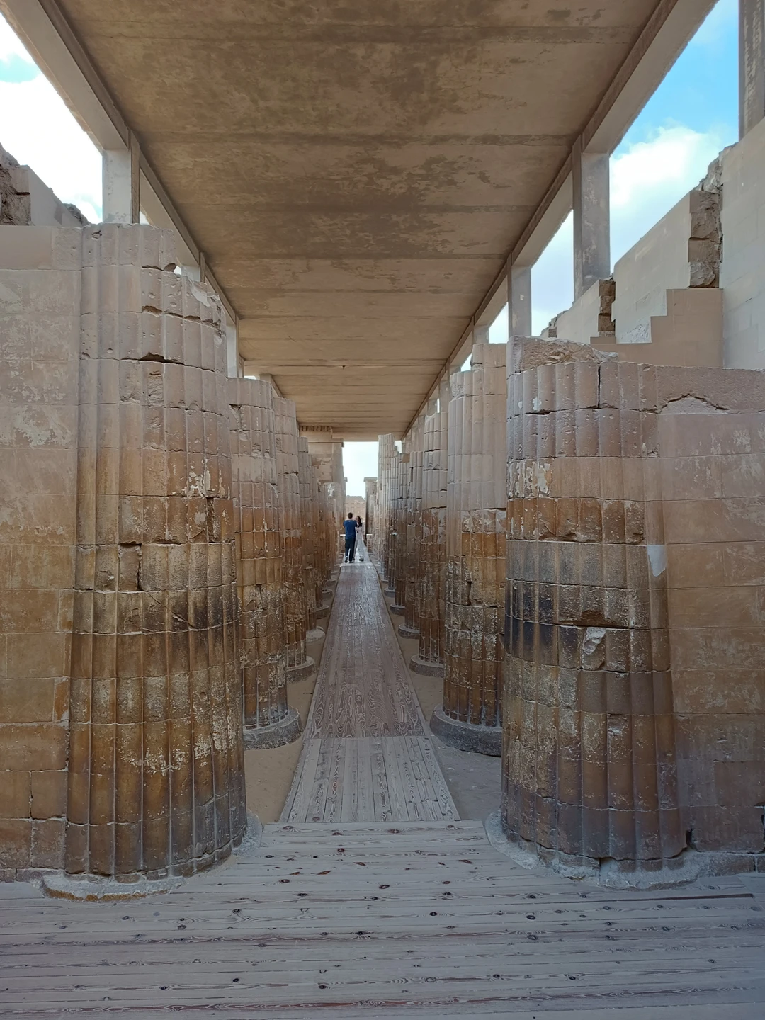 Это было невероятное и уникальное путешествие! Гид отличный рассказчик (+хорошо знает русский язык). Он погрузил нас