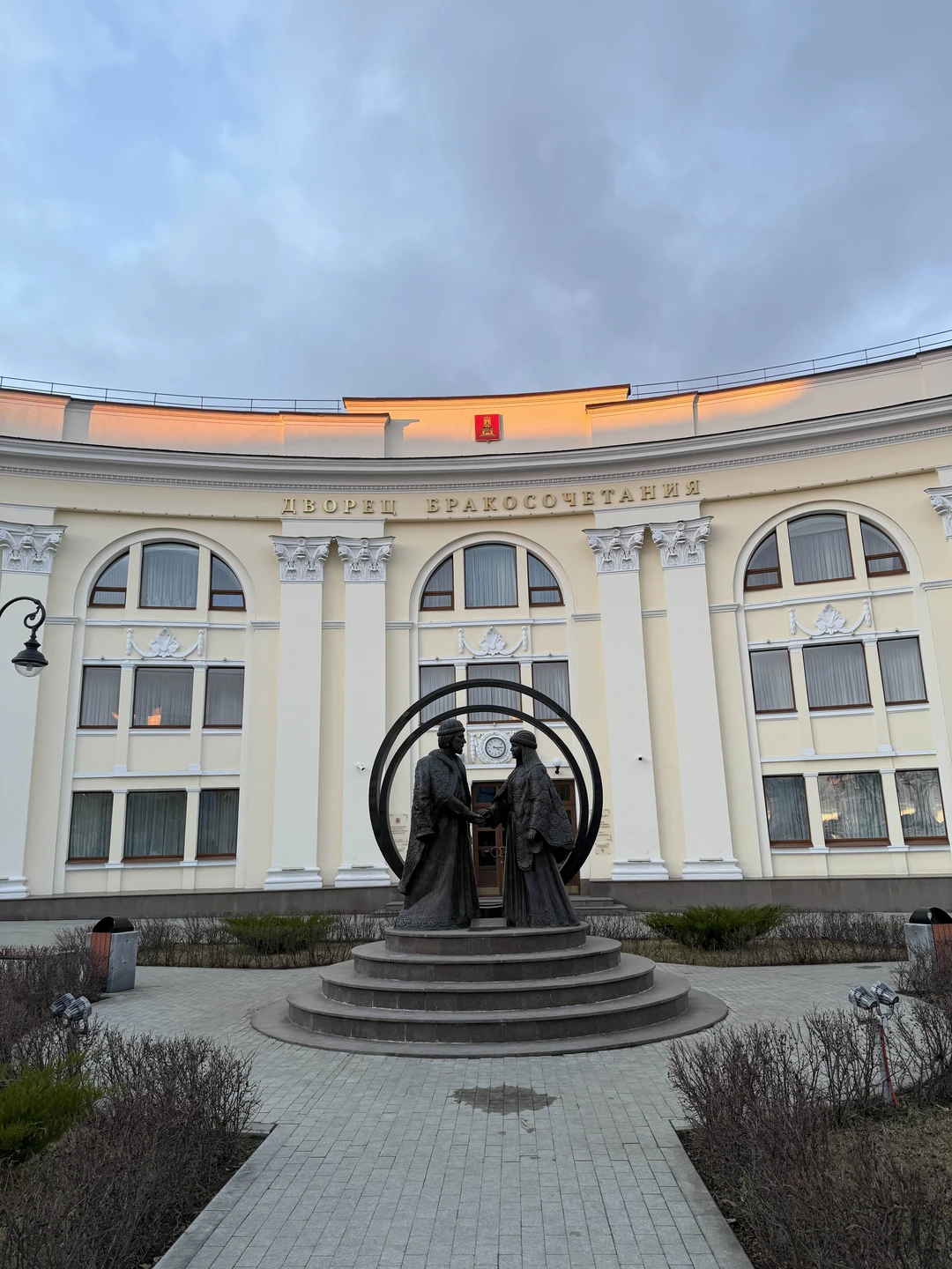 Великолепный гид, приятно видеть молодых, профессиональных историков. Алексей, как будто из другой эпохи. Интересная тема экскурсии