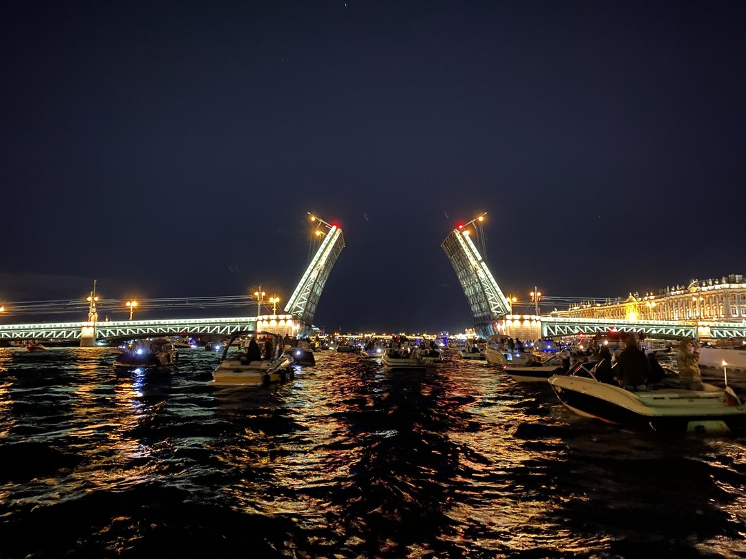 Прогулка на катере на развод мостов (Екатерина)