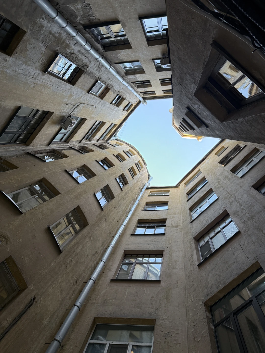 Секреты Петроградской стороны: дворы-колодцы, парадные и доходные дома (Наталья)