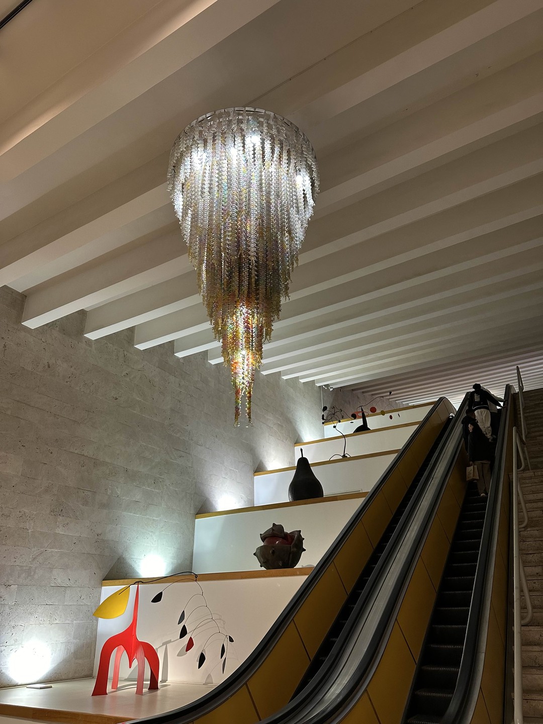 Очень интересная экскурсия, глубокие познания и расширенная информация. Даже прохожие останавливались заслушивалися. Благодарю за культурную информацию!