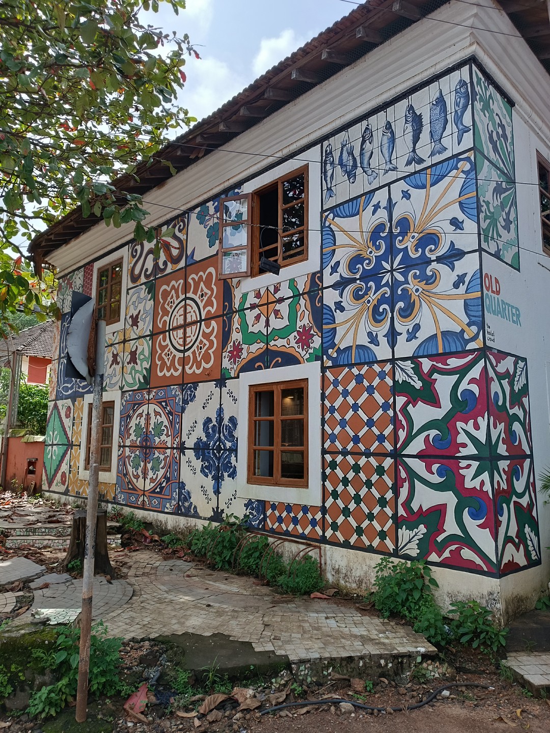 Мне всë понравилось, гид Екатерина рассказывала интересно и по теме, маршрут составлен оптимально, пожелания учитывались. Увидела