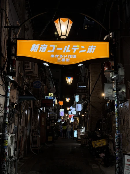 Супер экскурсия и супер гид Дмитрий! Особенно восхищает и поражает как Дмитрий умеет подстраиваться под разные