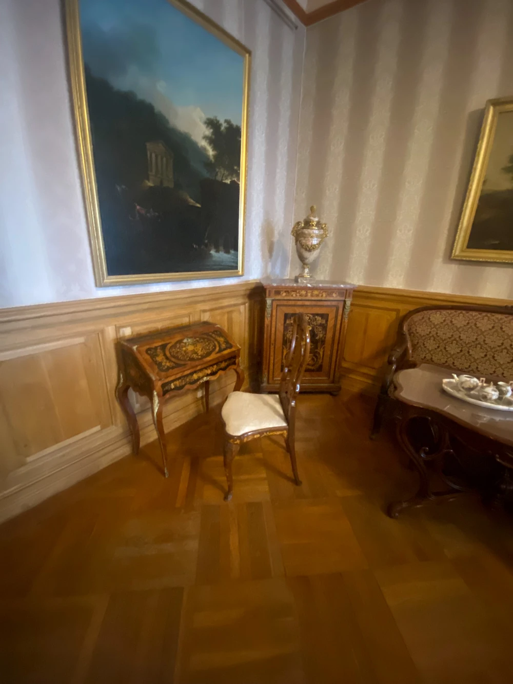 По удивительному особняку Румянцева (7/13)