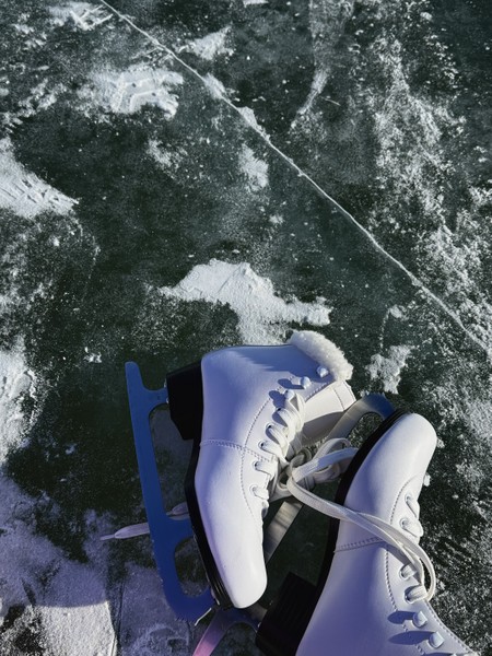 Всё очень понравилось. 🥰 мечта покатать на коньках по самому глубокому озеру Байкал исполнилась ♥️