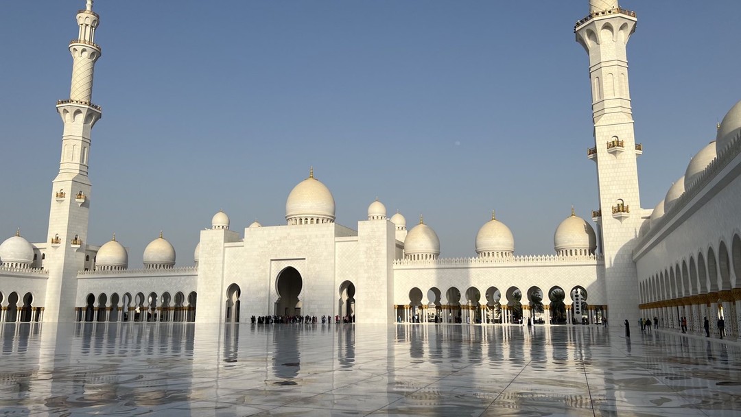 Очень рекомендую эту экскурсию. Мы отлично провели день и многое узнали. Очень хороший гид, много нам